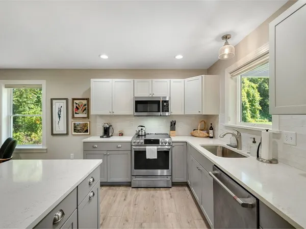 $424,900 | 71 Hefflon Lane, St. Albans, VT 05478