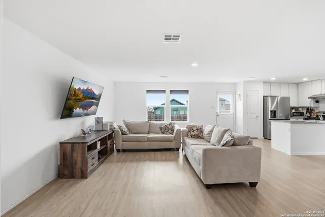 $2,200 | 13942 Bull Cove, San Antonio, TX 78252