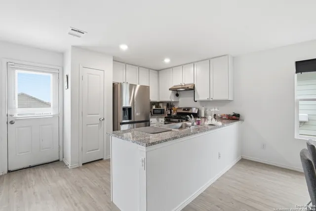 $2,200 | 13942 Bull Cove, San Antonio, TX 78252