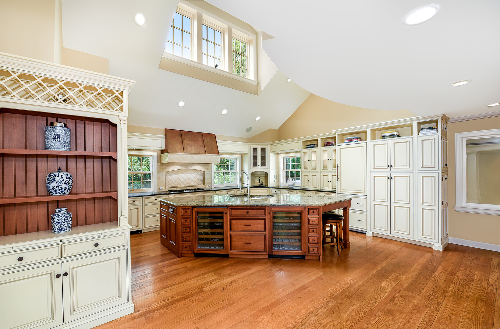 78 Woodley Road Winnetka, IL 60093 - Photo 2 of 44