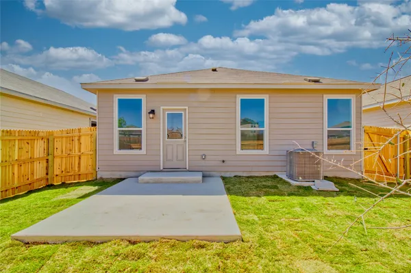 $1,695 | 3423 Old Almonte Drive, San Antonio, TX 78224