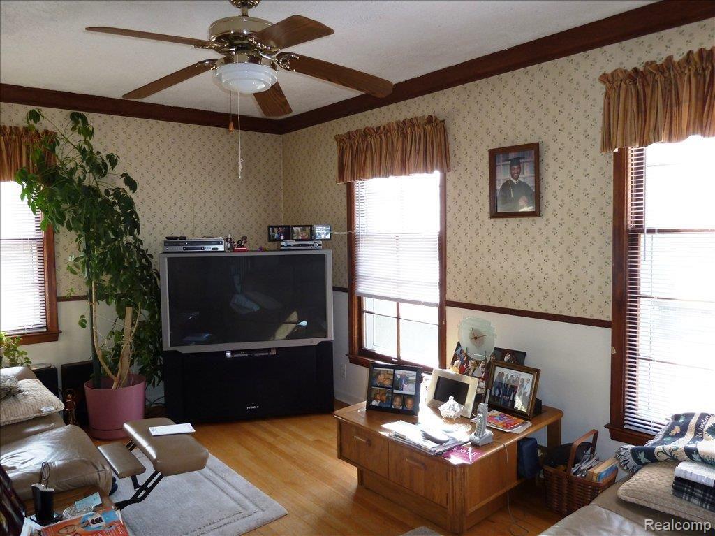 18300 Beverly Road Franklin, MI 48025 - Photo 6 of 13 1sf Floor Bedroom or Den