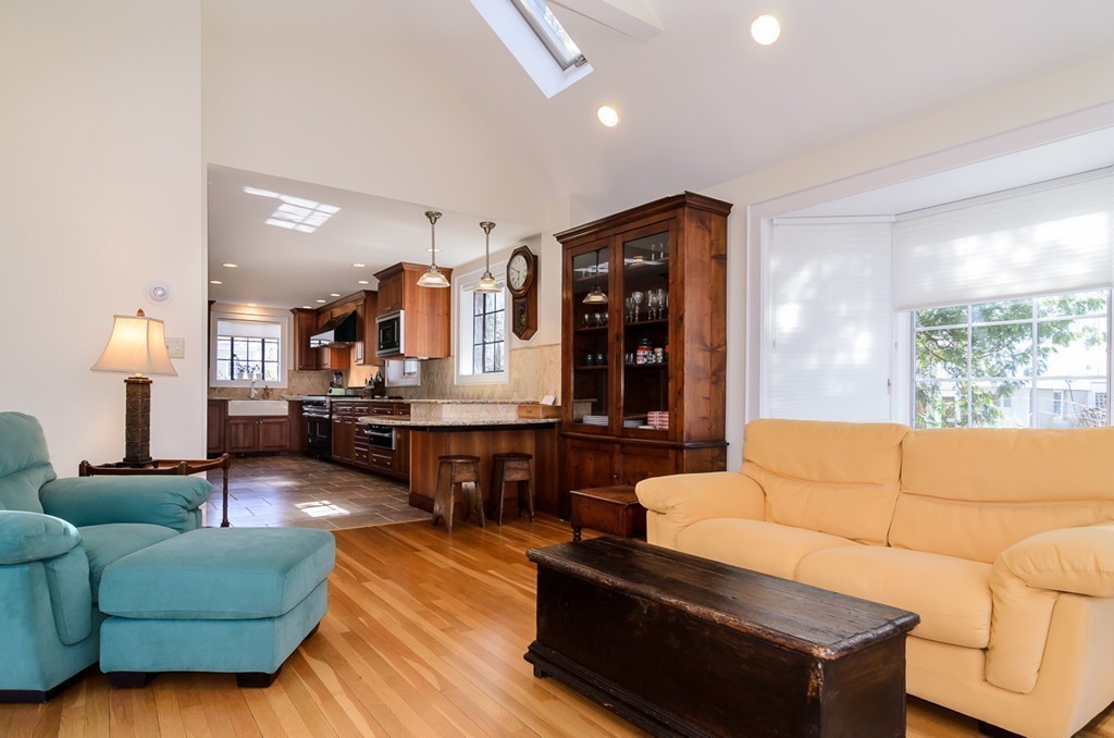 32 Sunset Road Wellesley, MA 02482 - Photo 7 of 23 a living room with furniture and lamp