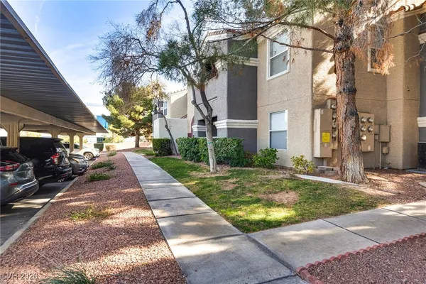 $1,595 | 5055 West Hacienda Avenue, Unit 2122, Las Vegas, NV 89118