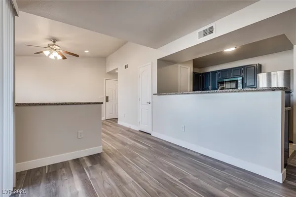 $1,595 | 5055 West Hacienda Avenue, Unit 2122, Las Vegas, NV 89118
