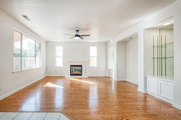 $739,000 | 2707 East Omaha Avenue, Fresno, CA 93720