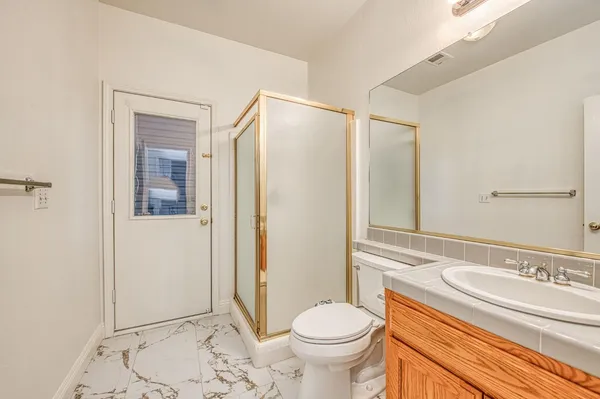 $739,000 | 2707 East Omaha Avenue, Fresno, CA 93720
