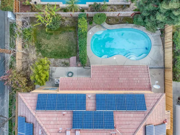 $739,000 | 2707 East Omaha Avenue, Fresno, CA 93720