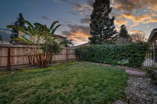 $739,000 | 2707 East Omaha Avenue, Fresno, CA 93720