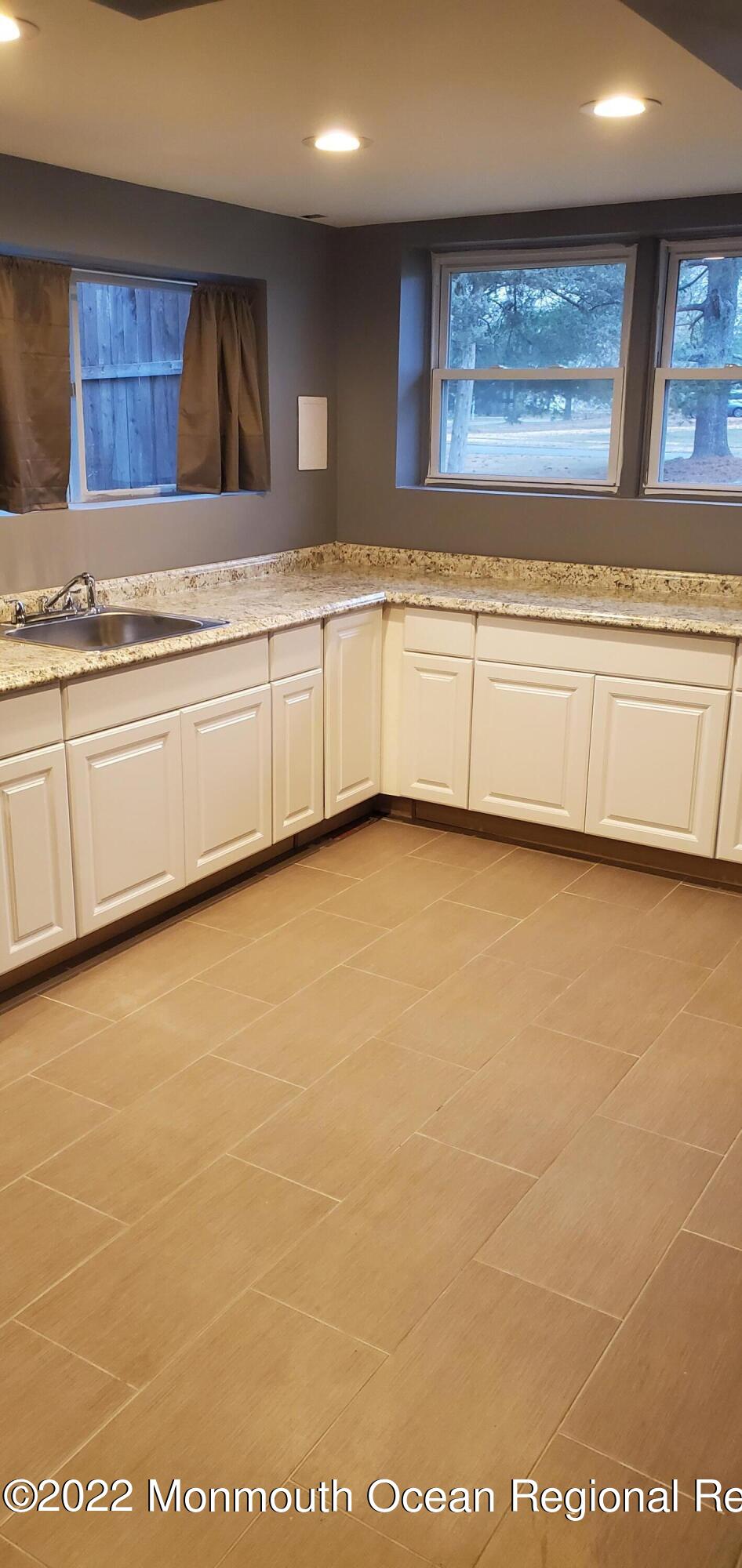 19 Lancelot Road Manalapan, NJ 07726 - Photo 26 of 33 20220116_153737