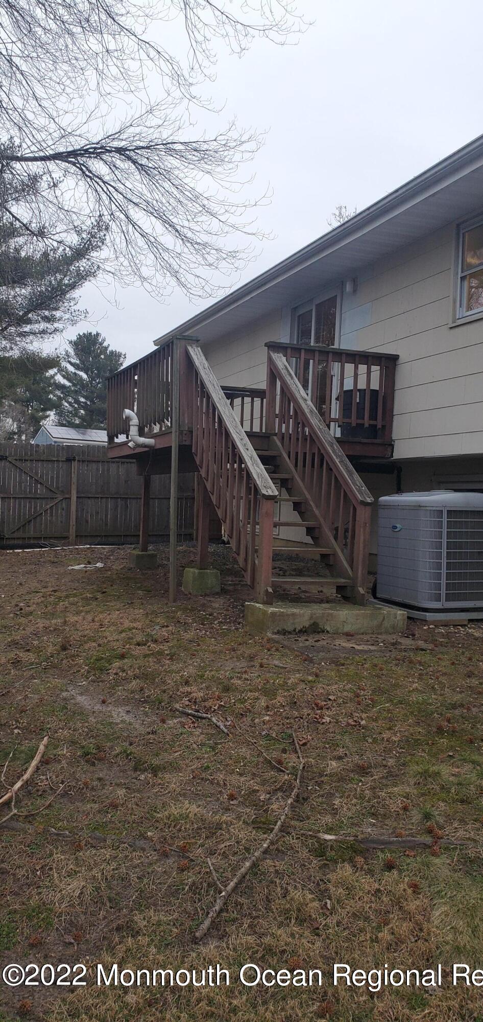 19 Lancelot Road Manalapan, NJ 07726 - Photo 32 of 33 20220116_154618