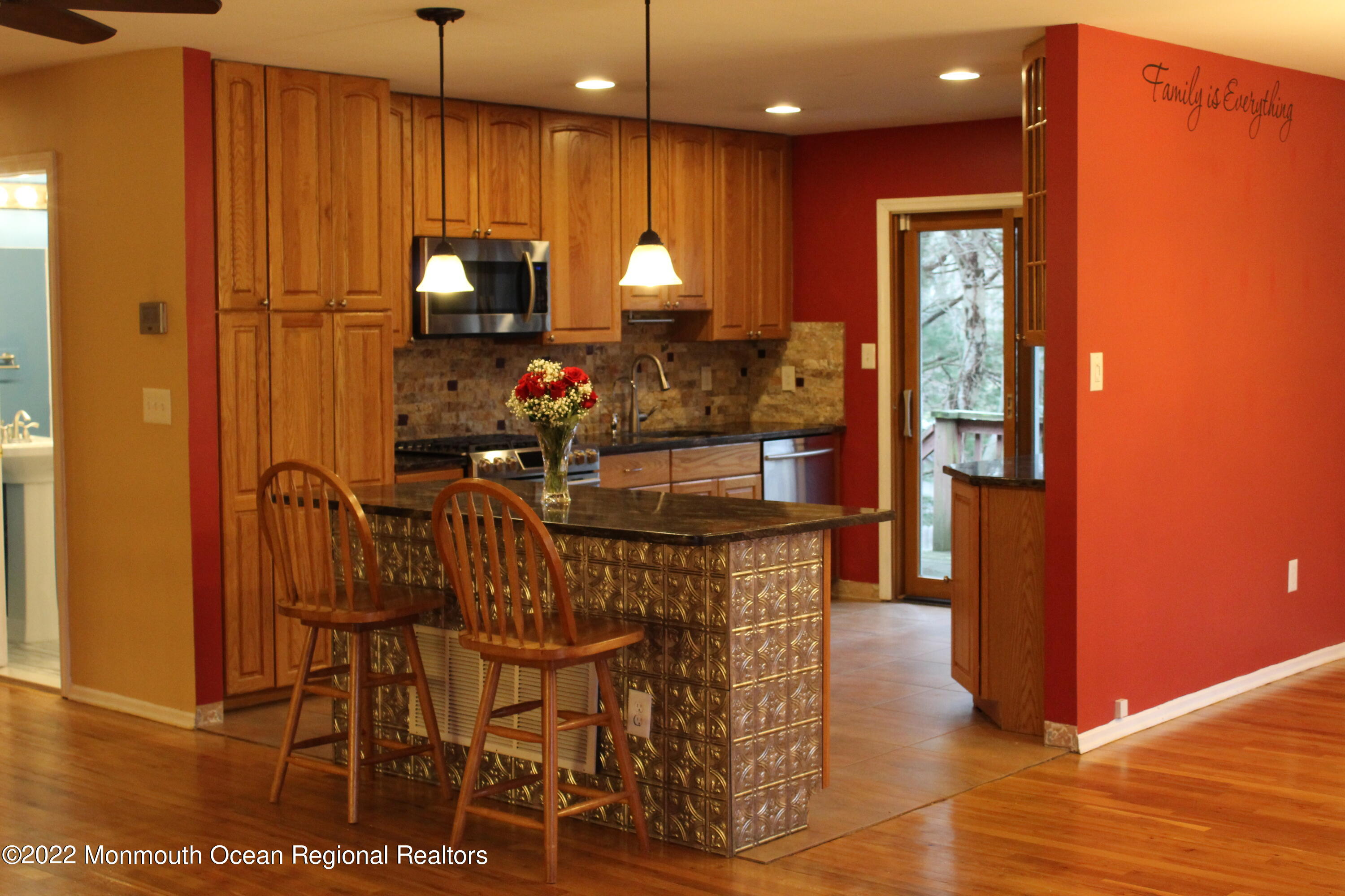 19 Lancelot Road Manalapan, NJ 07726 - Photo 7 of 33 IMG_0107