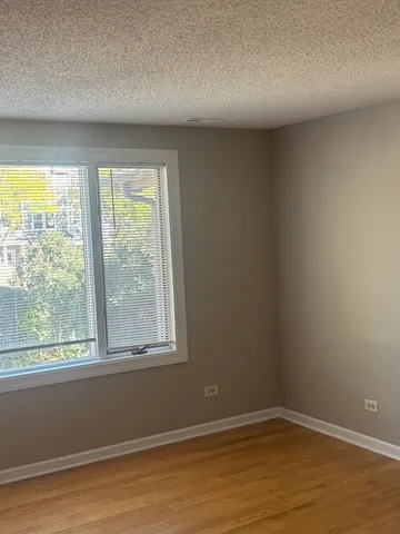 $3,100 | 21 Lakeview Place, Unit 2, Lake Zurich, IL 60047