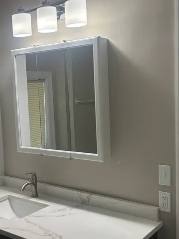 $3,100 | 21 Lakeview Place, Unit 2, Lake Zurich, IL 60047