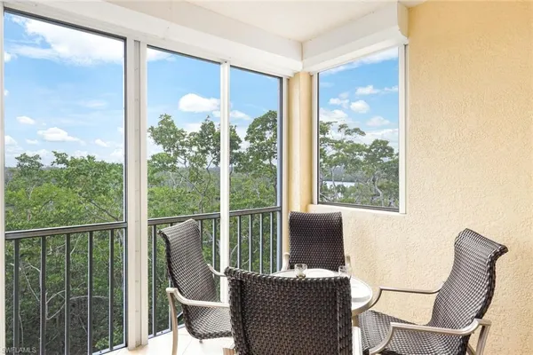 $949,000 | 262 Barefoot Beach Boulevard, Unit 203, Bonita Springs, FL 34134