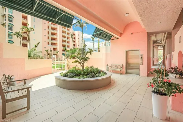 $949,000 | 262 Barefoot Beach Boulevard, Unit 203, Bonita Springs, FL 34134