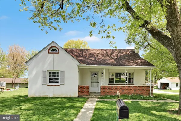 $1,575 | 27 Roselle Avenue, Lancaster, PA 17603