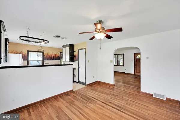 $1,575 | 27 Roselle Avenue, Lancaster, PA 17603