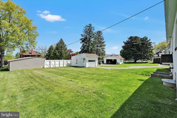 $1,575 | 27 Roselle Avenue, Lancaster, PA 17603