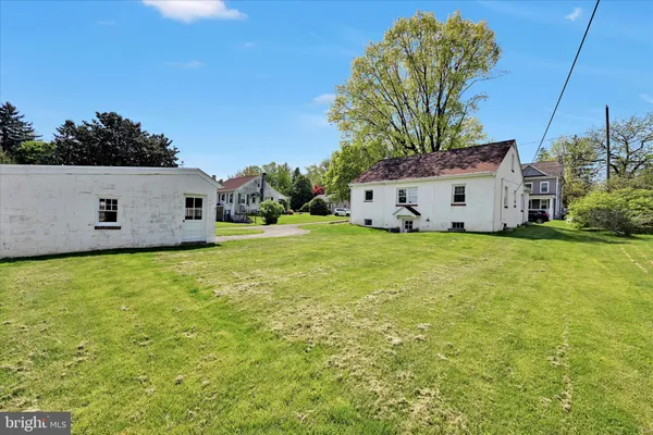 $1,575 | 27 Roselle Avenue, Lancaster, PA 17603
