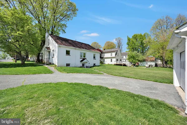 $1,575 | 27 Roselle Avenue, Lancaster, PA 17603