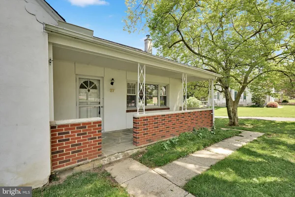 $1,575 | 27 Roselle Avenue, Lancaster, PA 17603