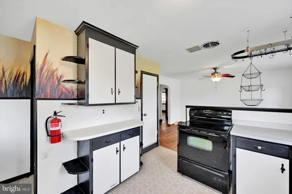 $1,575 | 27 Roselle Avenue, Lancaster, PA 17603