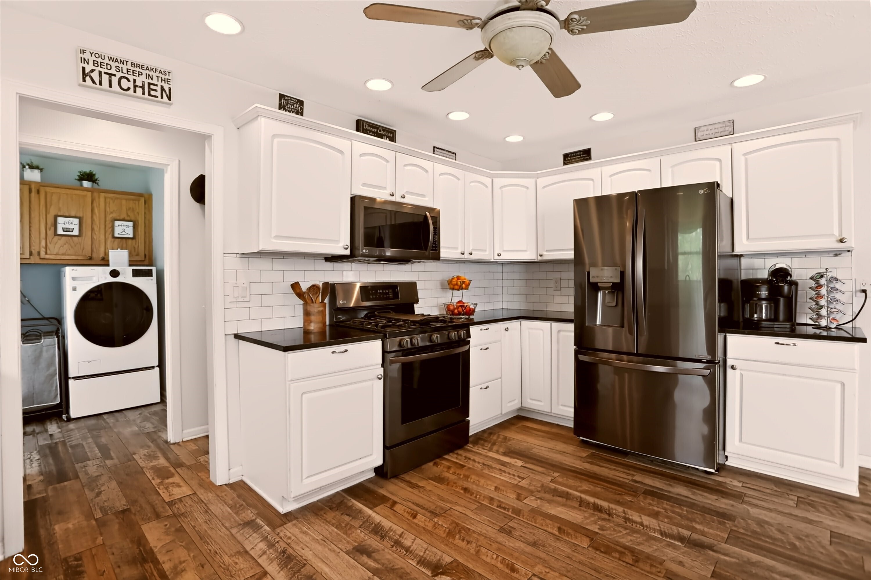 1555 Connemara Road Indianapolis, IN 46217 - Photo 22 of 65 Gallery Image 22