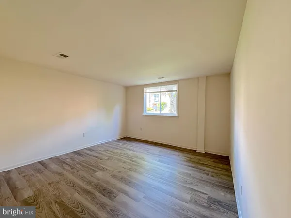 $2,400 | 4538 Conwell Drive, Unit 229, Annandale, VA 22003