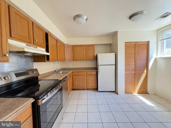 $2,400 | 4538 Conwell Drive, Unit 229, Annandale, VA 22003