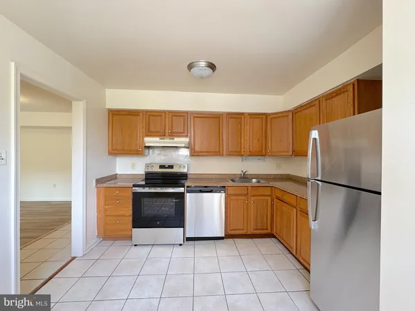 $2,400 | 4538 Conwell Drive, Unit 229, Annandale, VA 22003