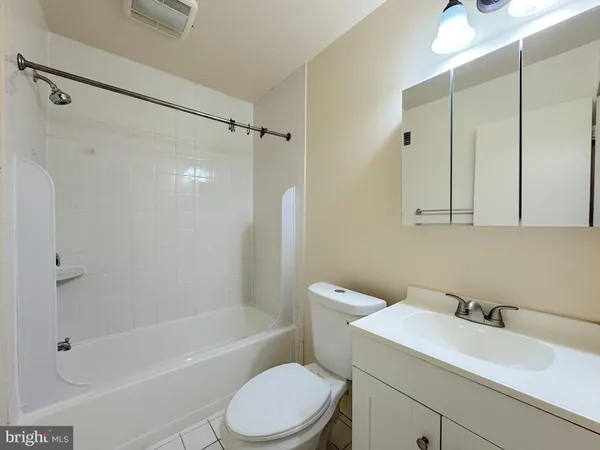 $2,400 | 4538 Conwell Drive, Unit 229, Annandale, VA 22003