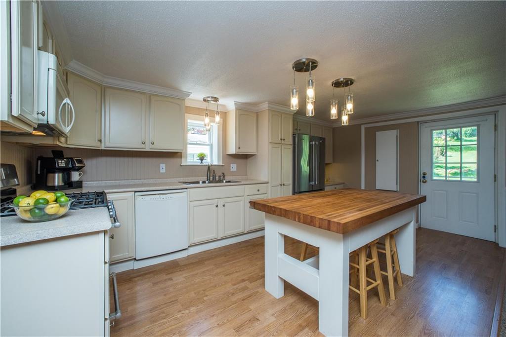 5416 Library Road Bethel Park, PA 15102 - Photo 7 of 25 Gallery Image 7