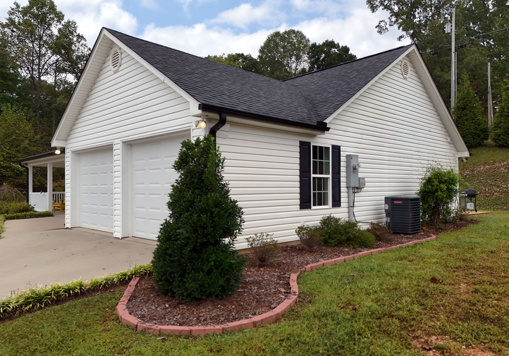 54 Linda Lane Blue Ridge, GA 30513 - Photo 47 of 59 a view of a house with a yard and plants