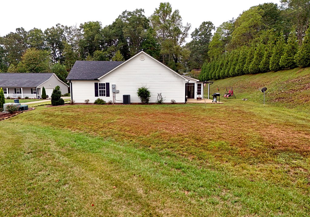54 Linda Lane Blue Ridge, GA 30513 - Photo 53 of 59 a view of a house with a yard