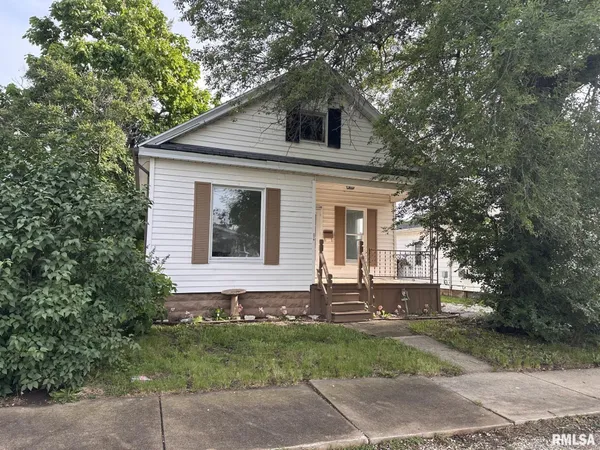 $39,900 | 210 Richards Street, Jacksonville, IL 62650