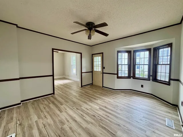 $109,900 | 620 North D Street, Monmouth, IL 61462