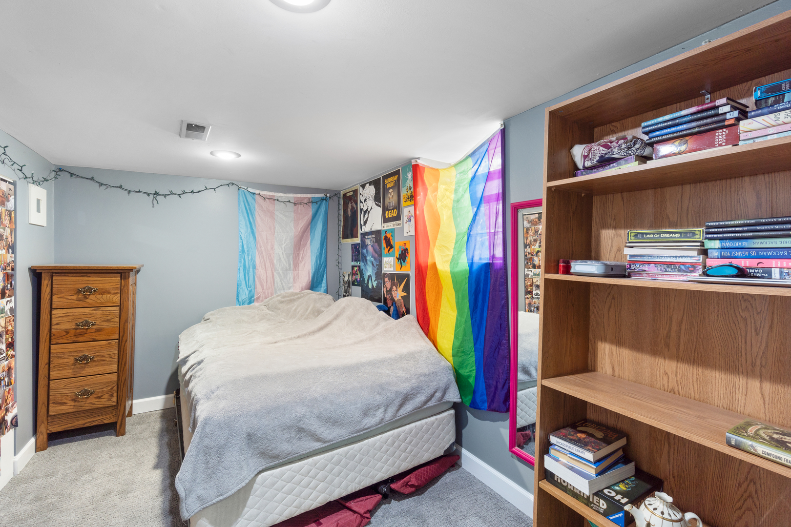 1111 South Campbell Avenue Chicago, IL 60612 - Photo 18 of 28 a bedroom with a bed and a closet