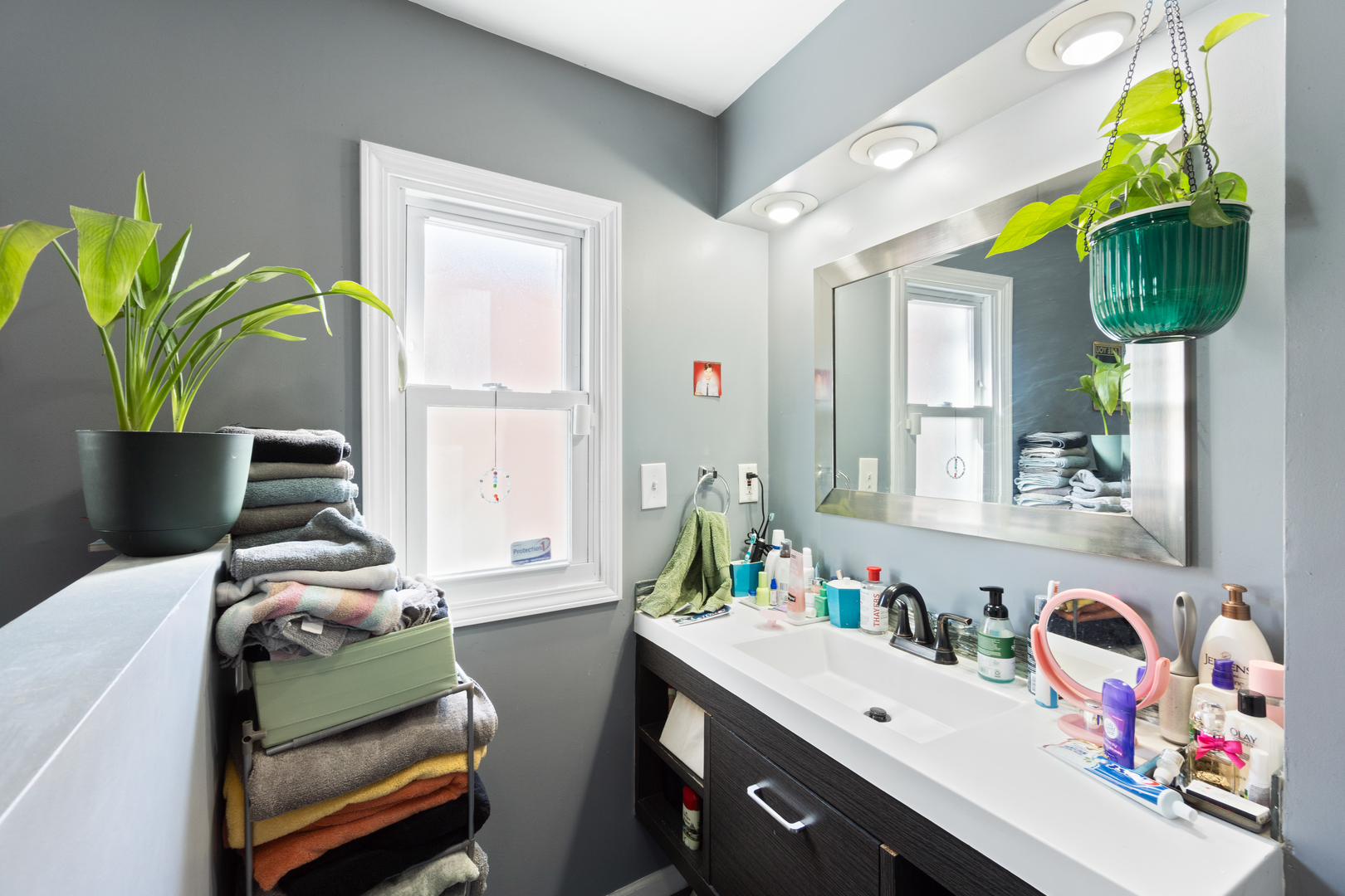 1111 South Campbell Avenue Chicago, IL 60612 - Photo 28 of 28 a bedroom with a bed and a window