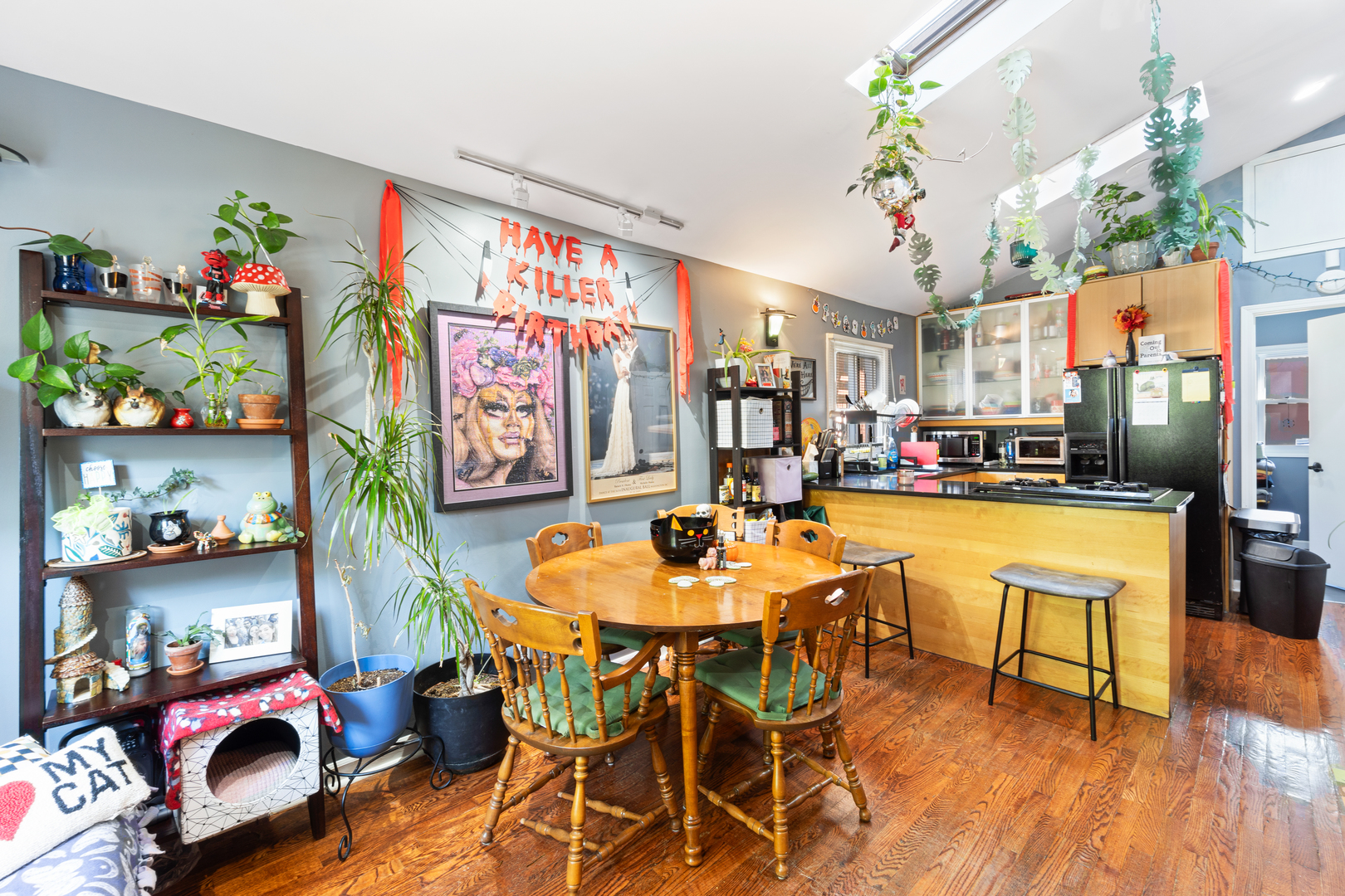 1111 South Campbell Avenue Chicago, IL 60612 - Photo 5 of 28 a dining room with furniture and wooden floor