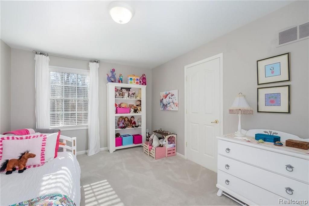 1585 Trinity Road Canton, MI 48187 - Photo 37 of 56