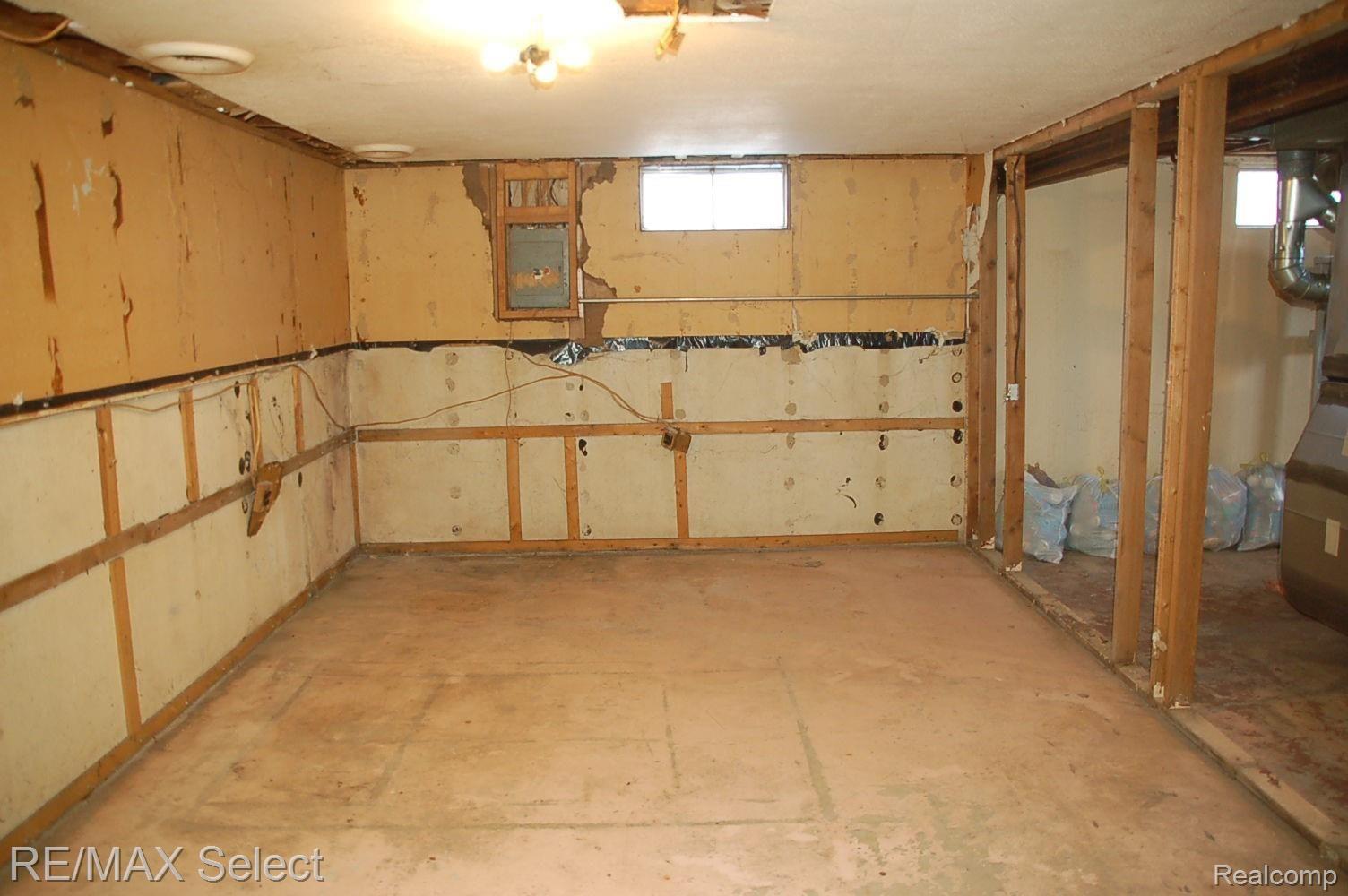 9287 Fenton Road Grand Blanc, MI 48439 - Photo 19 of 19 DSC_1380.JPG