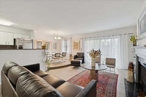 $264,000 | 1230 Park Avenue West, Unit 213, Highland Park, IL 60035