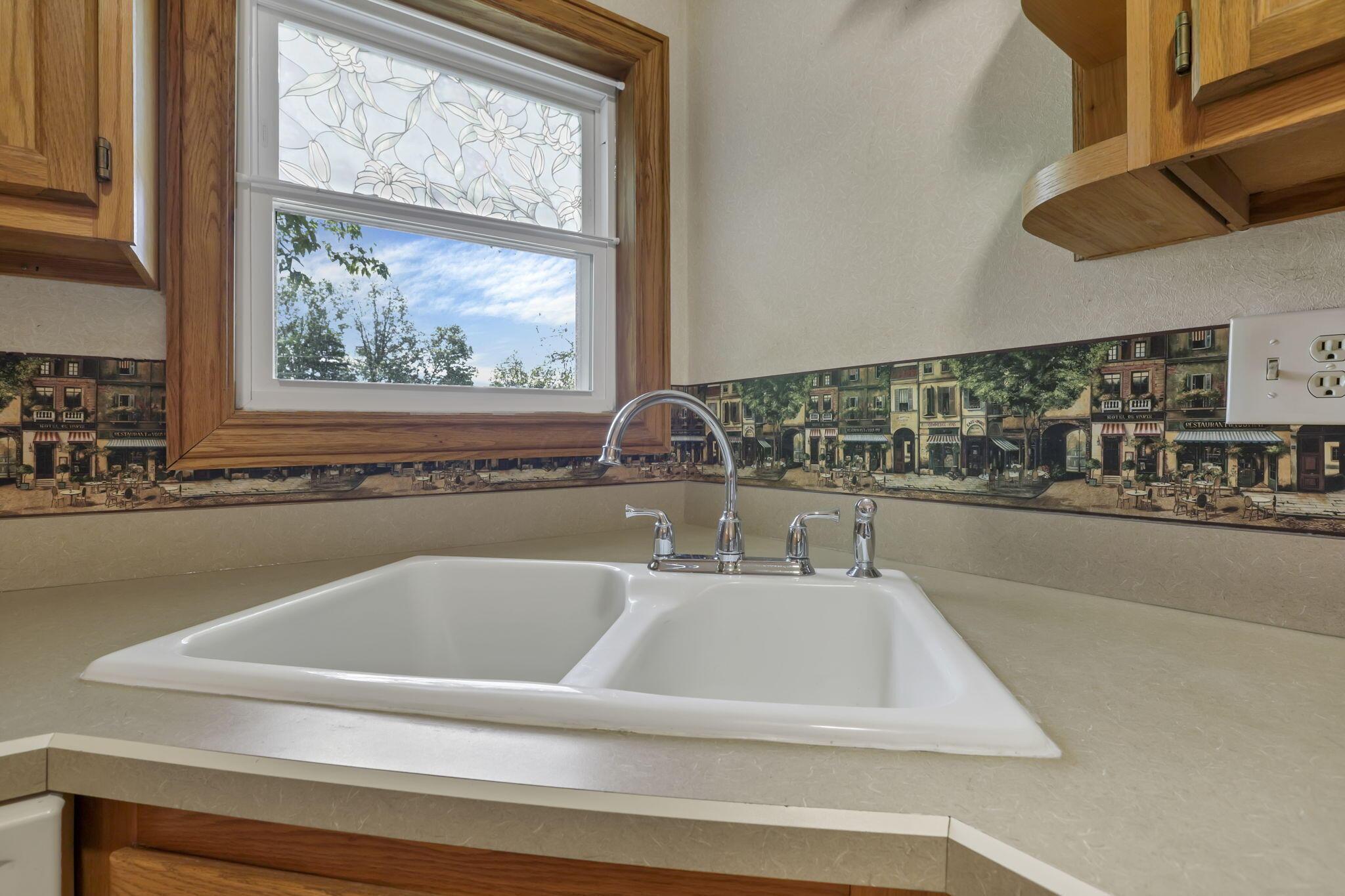 4655 Hayes Road Groveport, OH 43125 - Photo 13 of 85 corner sink