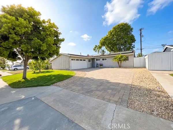 $1,350,000 | 886 Joann Street, Costa Mesa, CA 92627