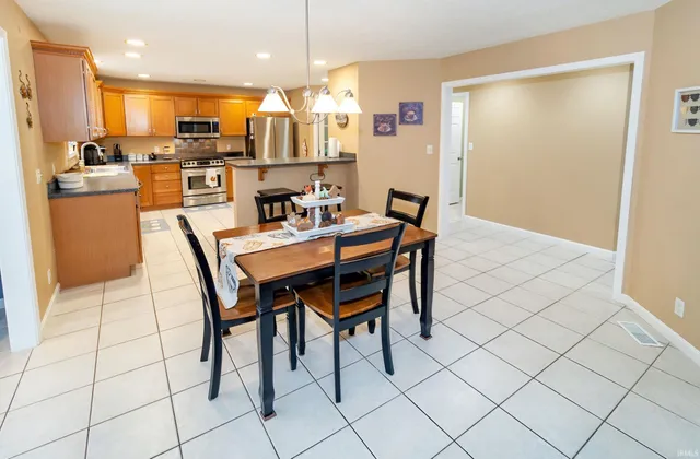 $335,000 | 11535 Breckenridge Drive, Evansville, IN 47725