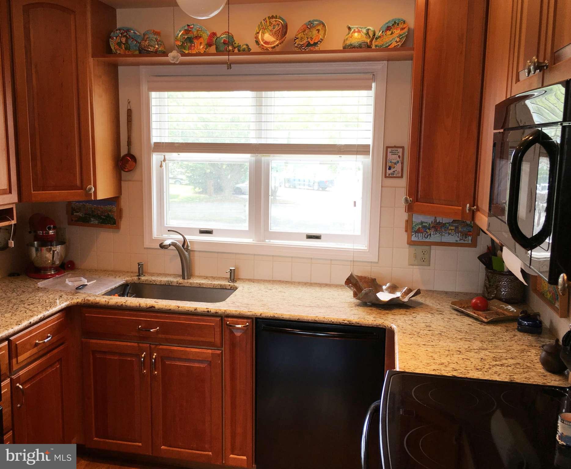 1 Bayview Road, Unit 12B Betterton, MD 21610 - Photo 5 of 15 Modern, quality kitchen,