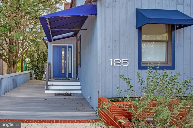 a house view with a outdoor space