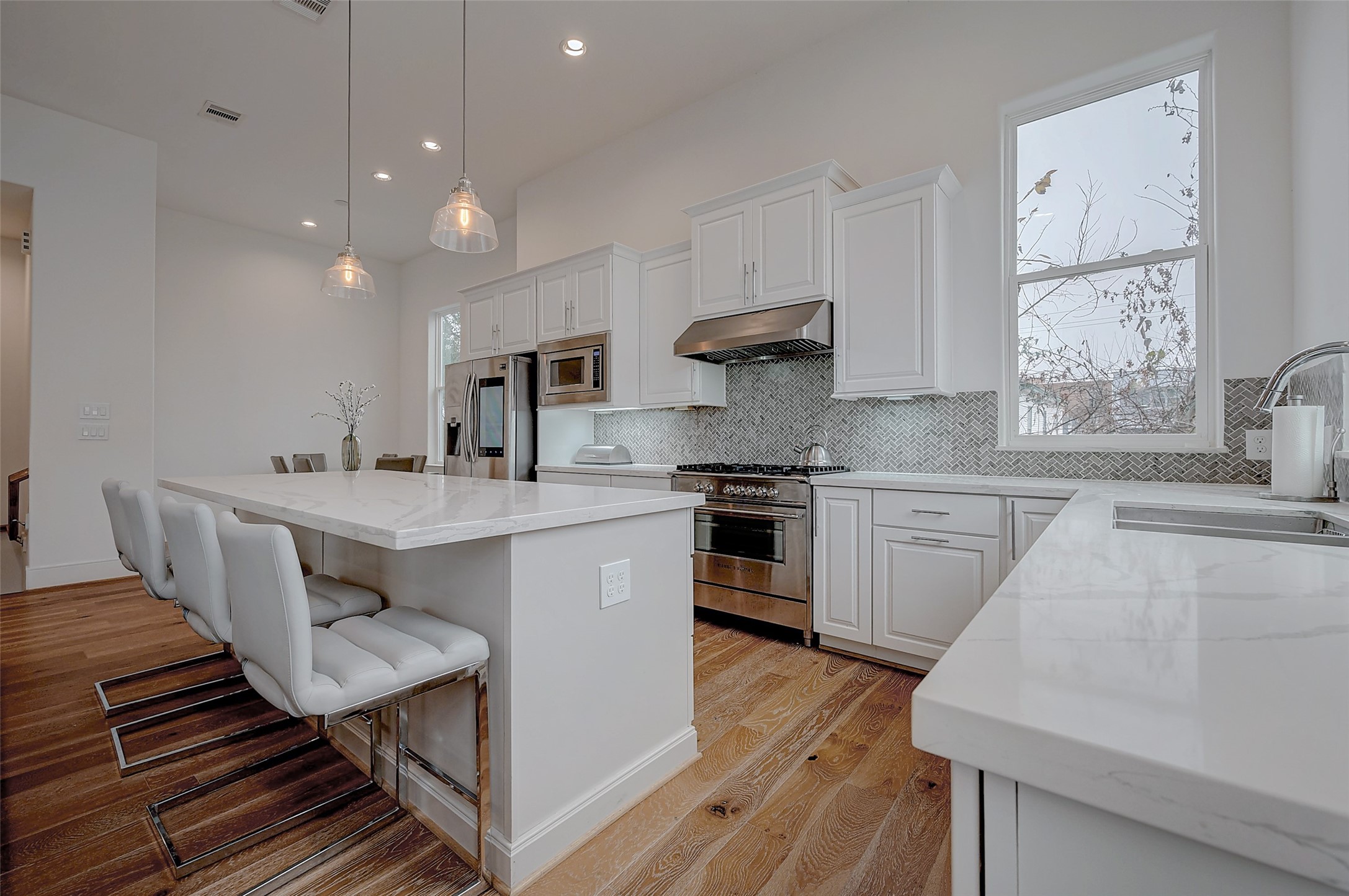 2414 Canal Street, Unit A Houston, TX 77003 - Photo 13 of 35 Gourmet Kitchen