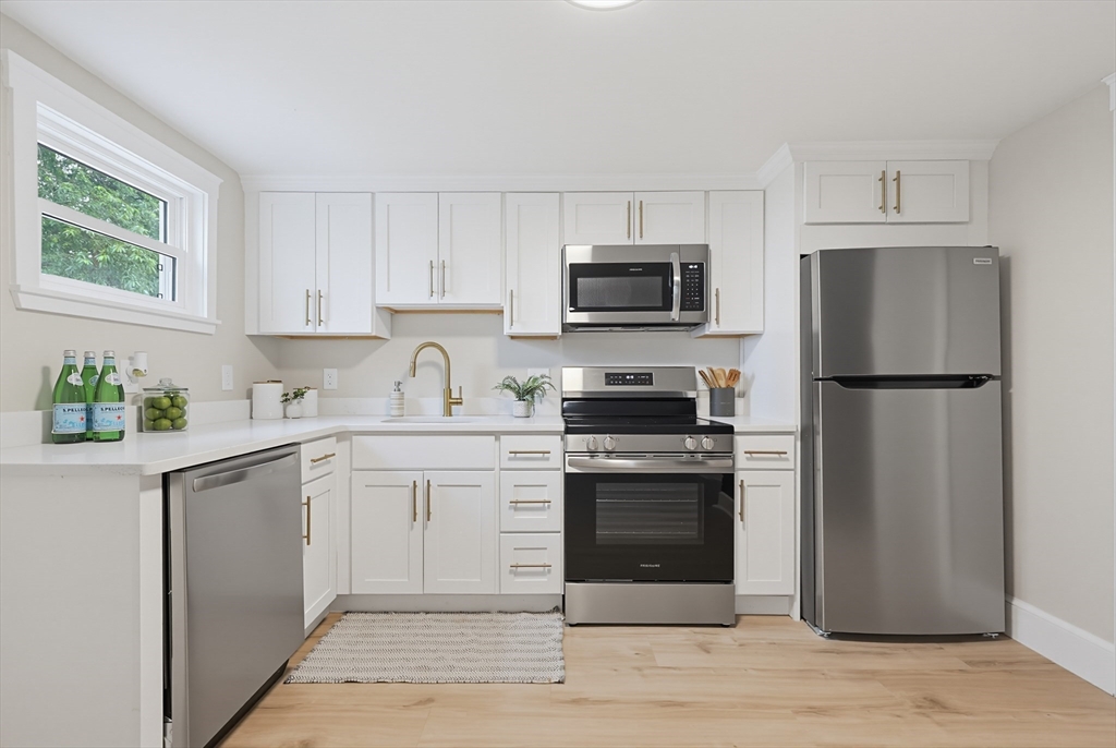 4 Ryan Street Randolph, MA 02368 - Photo 9 of 32